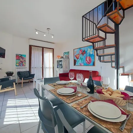 3-bedroom Lake View Camelia 40 San Siro (Lombardy)