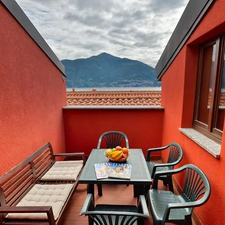 3-bedroom Lake View Camelia 40 San Siro (Lombardy)