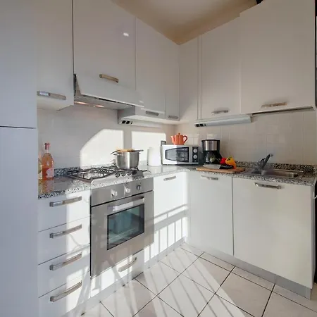 3-bedroom Lake View Camelia 40 San Siro (Lombardy)